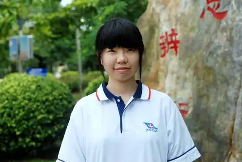 热烈祝贺中山市华侨中学2011年高考本科首次突破1000人大关