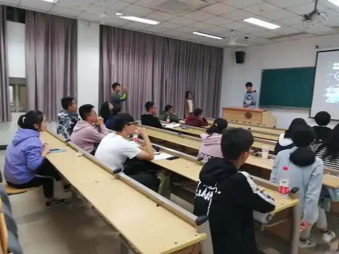 坚定目标,展望未来——记经济学1804班第一次班会 -经济学院