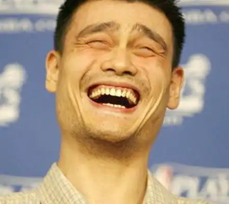 男篮会议遭不明身份者捣乱,领导黑脸怒瞪,姚明一话解围