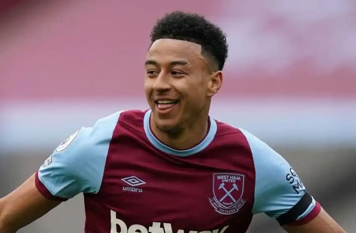 近日,西汉姆在官推发布了信息:"说出一个目前英超联赛比林加德更火的