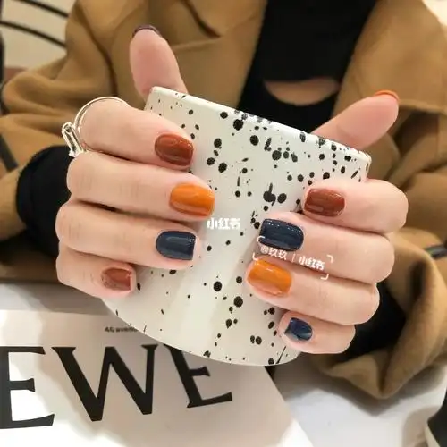 秋冬纯色跳色美甲高级显白