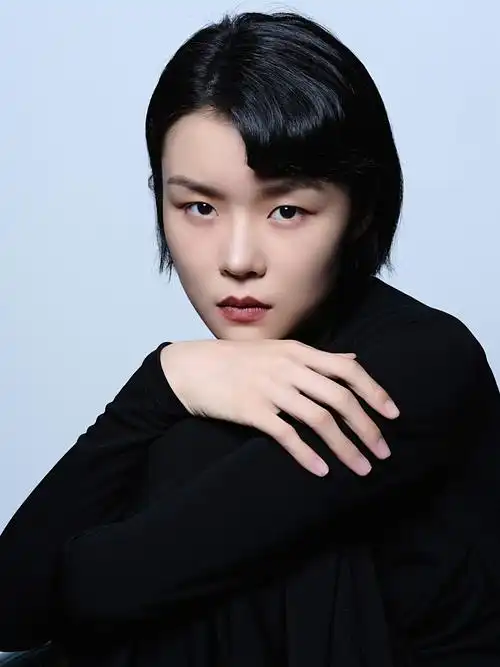 张羽清,原名张婉清,出生于福建省泉州市,中国内地歌手,演员<sup