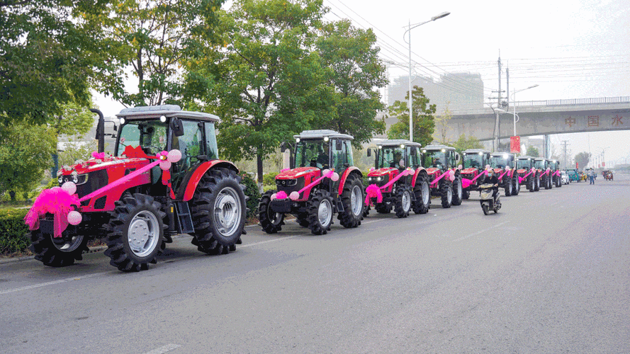 徐工农业机械坚持高起点,高品质,以质取胜,已经实现了拖拉机,收获机械