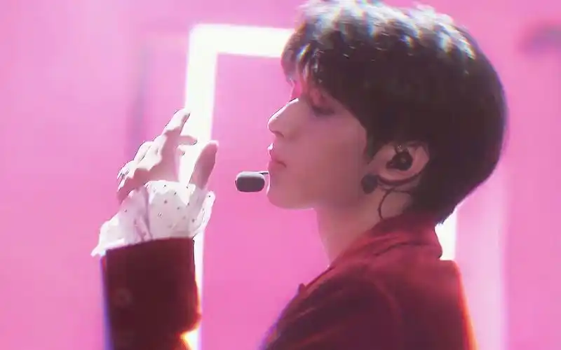 【刘耀文】红西装?嗯…怎么不帅呢?falling you翻唱|果然楼人十项全能