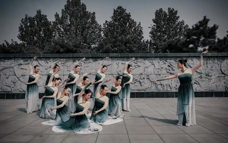 屈原山鬼古风舞蹈经典女生年会群舞单色舞蹈