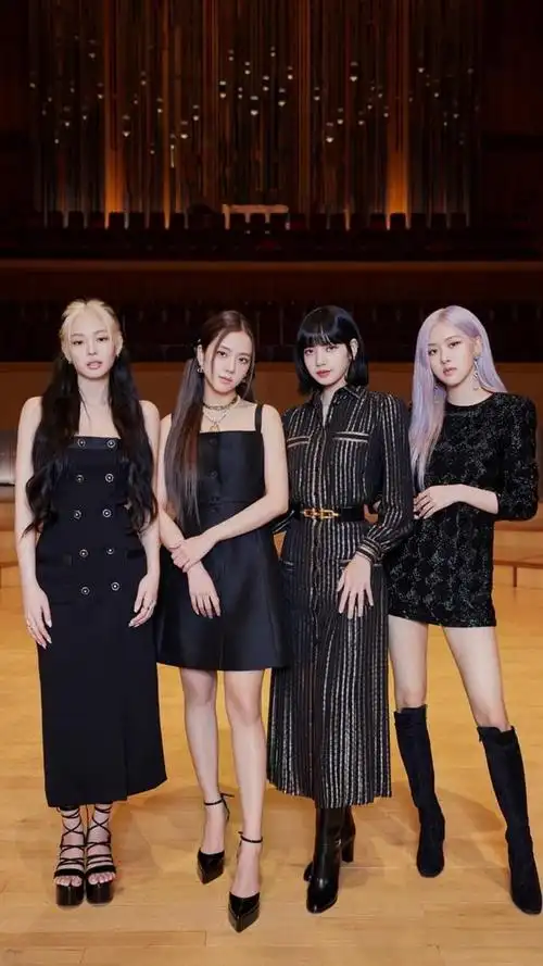 近日,有媒体爆料,blackpink成员照片遭到黑客的泄露,消息一出,瞬间