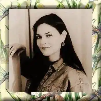 扯白||靠一只笔改变人生,聊聊靠卖版税就暴富的女作家们……_阿加莎