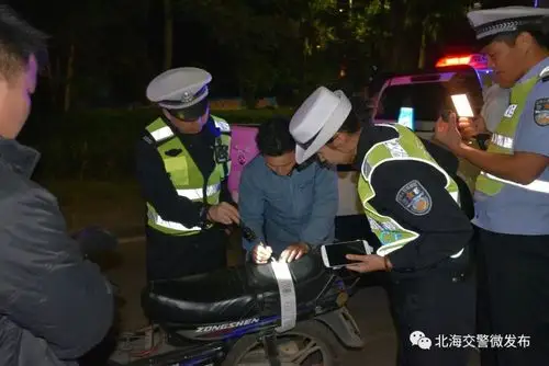 合浦警方出动警力75人次警车15车次抓到3人