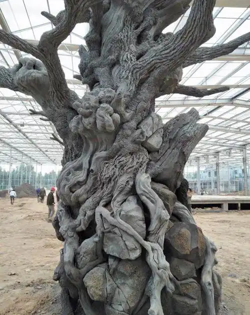 如同一个人的骨架,人的高矮是由骨架决定的,水泥假树造型也是由骨架