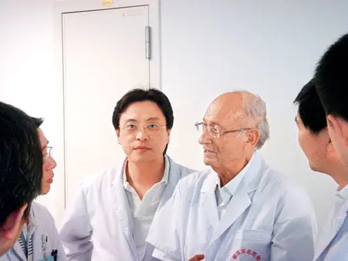 姜凯:搏击在肝胆外科前沿