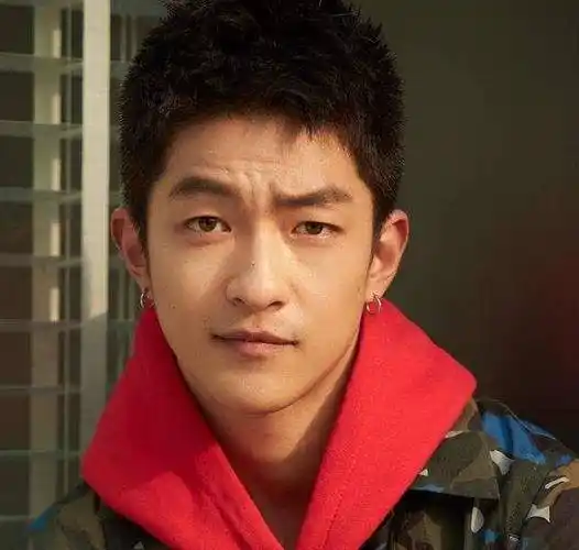 颜值最糟心的9个90后男星,离开滤镜颜值感人,谁看谁