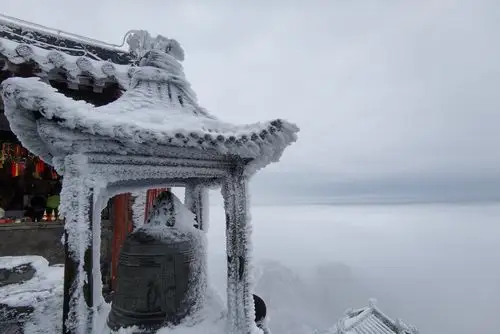 天上白玉京,十二楼五城,仙人抚我顶,结发受长生,打卡武当山