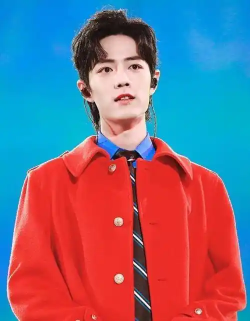 肖战踏步"歪头杀"太绝,官媒深夜转发肖战视频,粉丝表示太棒_新剧_余生