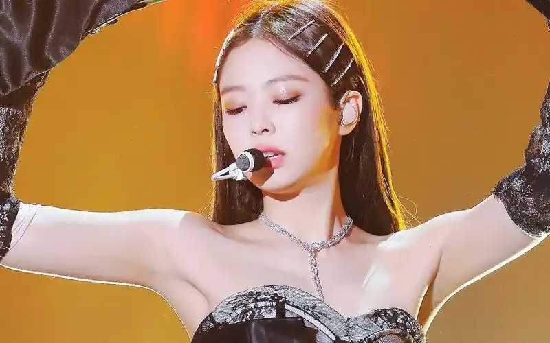 181225 jennie solo 黑天鹅