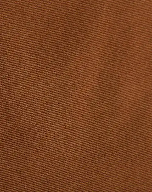 咖啡色斜纹短裙