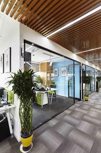 老屋印象办公室之办公区域玻璃隔断效果赏析