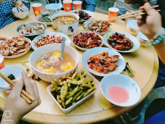 "一桌好菜,我是咋吃都不胖雅97"