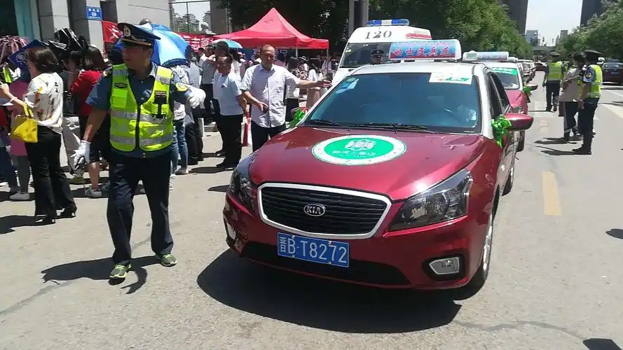 大同客运出租车民兵连2019相约高考,相约在一中