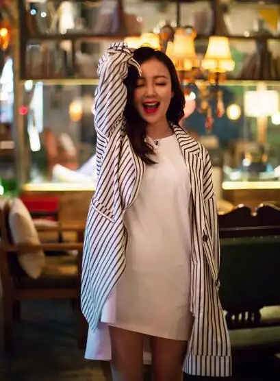 汪小敏曝街拍美照 文艺范十足