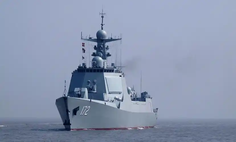 2艘055b大驱现身,128垂发远超055,电磁炮或将首次上舰?