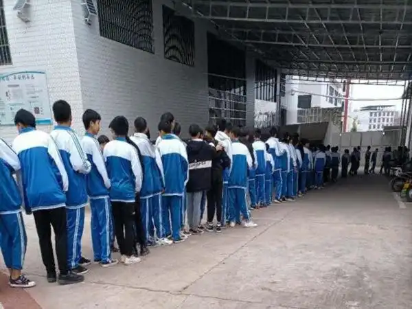 宁远县嶷山学校开展稳就业强基础富家乡光盘行动主题教育活动