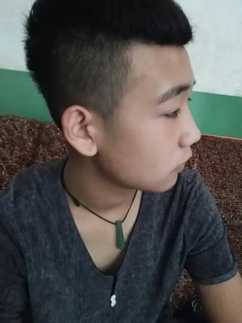 我是男生,一直觉得自己的鼻子很塌,这种打玻尿酸和隆鼻那个效果好?