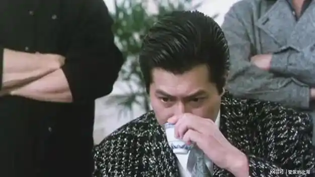 他的代表作《龙腾四海》,《江湖龙虎斗》和《再战江湖》,都是经典中的