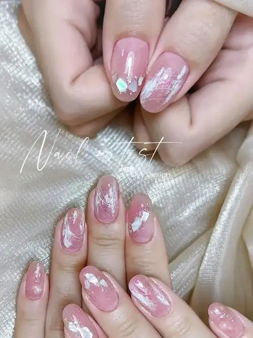 小仙女94粉粉嫩嫩的晕染美甲