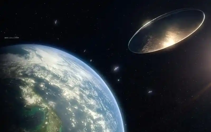 2092年地球消亡,韩国造出伊甸园,准备带着人类移居火星,速看宋仲基