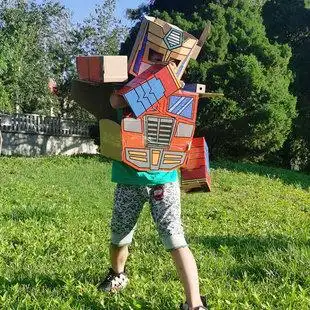 纸箱机器人可穿戴纸皮衣服儿童纸板壳动物模型幼儿园创意手工diy