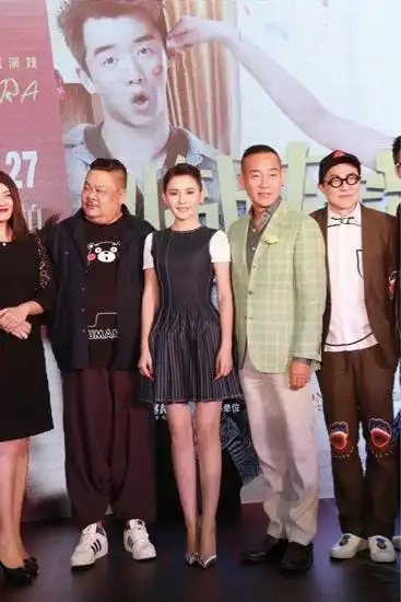 5月24日下午,电影《临时演员》在深圳召开了发布会,主演热依扎,林保怡