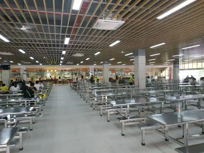 在惠州学院里就餐是一种怎样的体验?有什么推荐的食堂和美食?