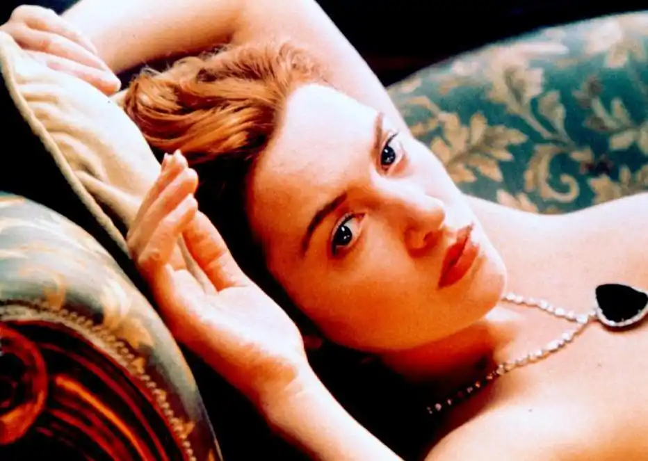 露丝的后半生 露丝在电影《泰坦尼克号》中选择继续生活,继续前行,她