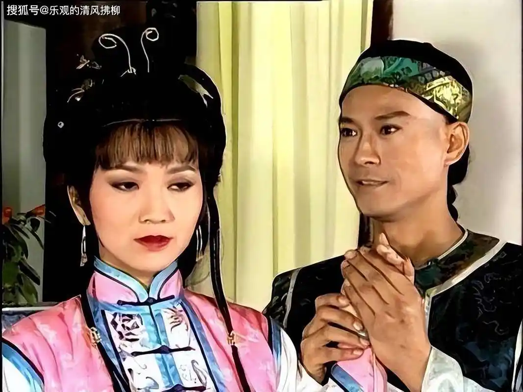 原创都是戏说乾隆把张铁林和郑少秋放在一起差别就出来了
