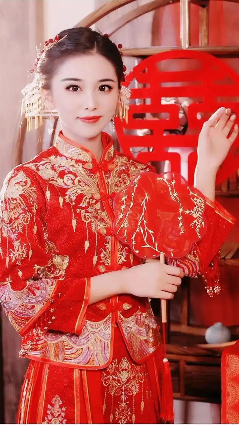 古风新娘#凤冠霞帔十里红妆明媒正娶 ,男人结婚是为了传宗接 - 抖音