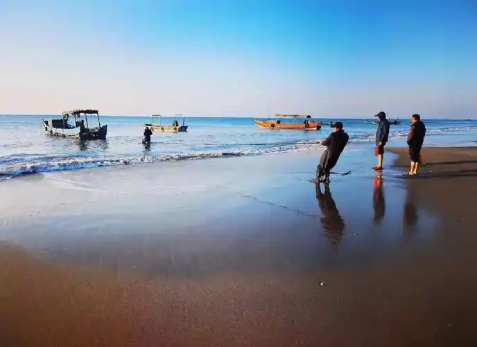 防城港万尾金滩:日出日落美景打卡地