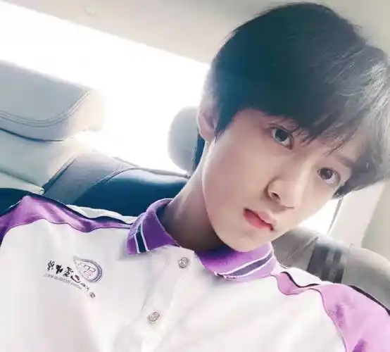 刘耀文竟然才中考?