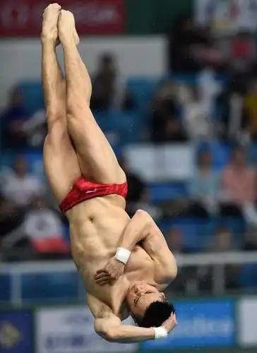 曹缘跳水加冕三冠王