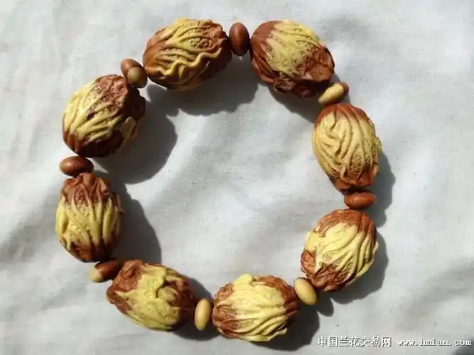 东北扁核木雕刻手串