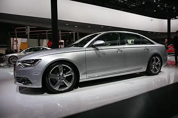 续写王者传奇全新一汽大众奥迪a6l正式上市