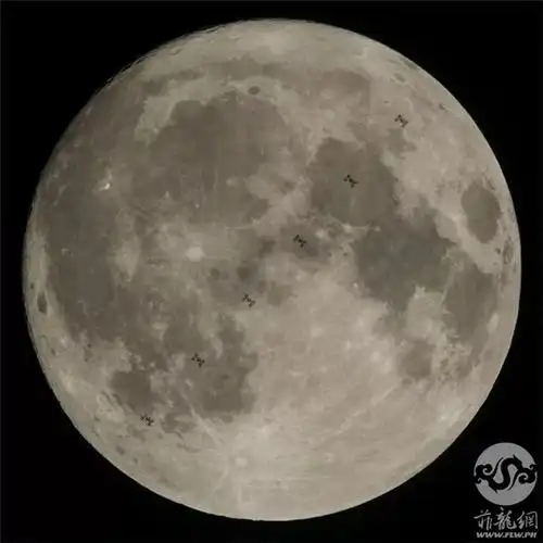 nasa发布木星南极景象,蓝色漩涡壮丽夺目