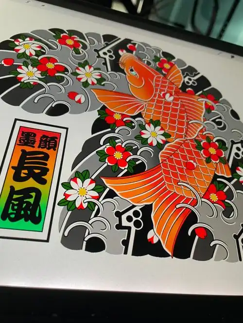 老传统半甲鲤鱼纹身半甲纹身