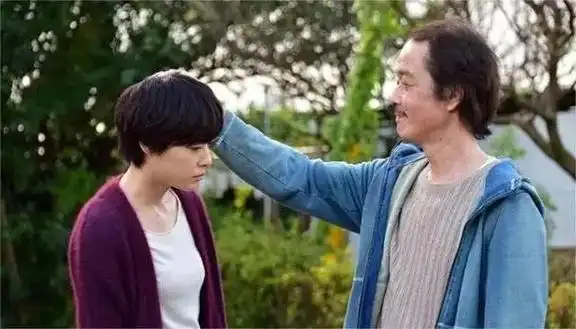 母亲七十岁了嫂子对她百依百顺今年过年我让母亲和她分开住