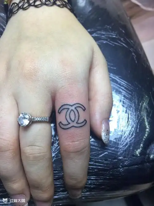 香奈儿_纹身图案手稿图片_王东的纹身作品集