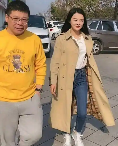 原创星光大道歌手唐薇与拒绝刷榜电商翻脸双方直播开专场互曝黑料