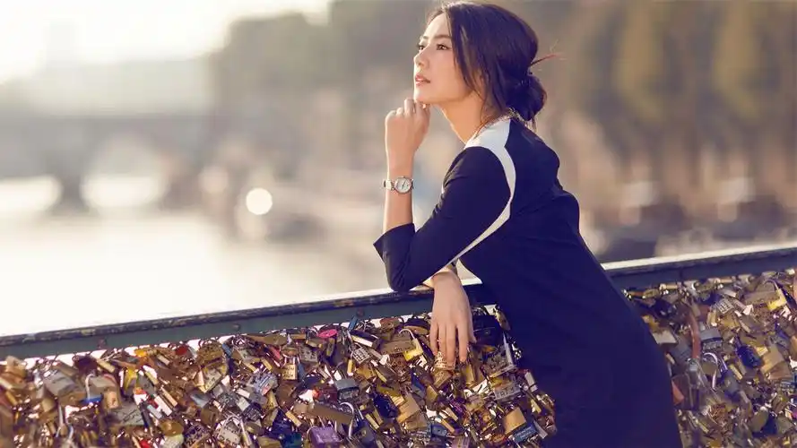 这是51贴图网为您精心准备的高圆圆街拍唯美电脑桌面壁纸,她是赵又廷