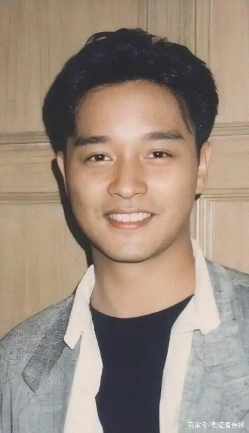 张曼玉看到张国荣的旧照后驻足端详曾对张国荣说她懒感到烦