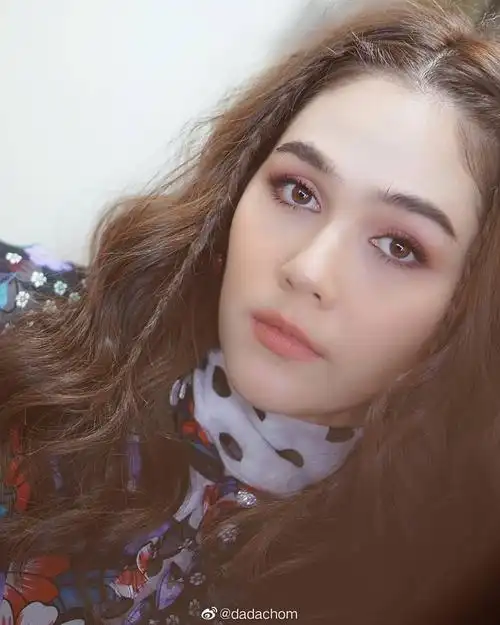 泰女星chompooaraya