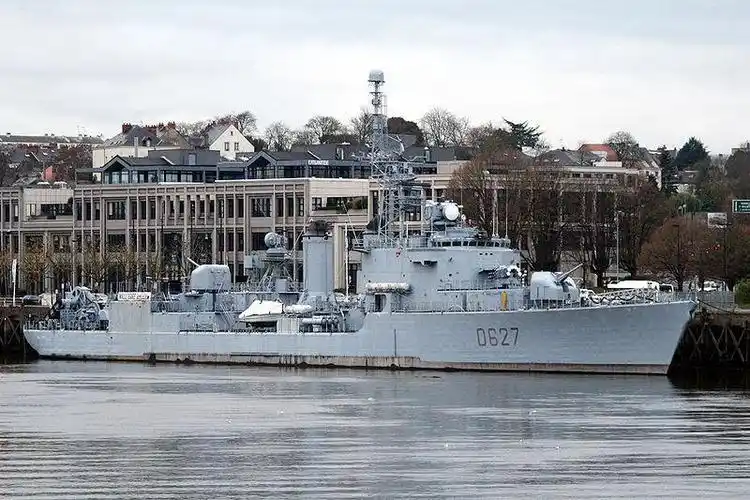 取代t47型驱逐舰为了取代50年代服役的t47型驱逐舰,法国海军在7 0年代