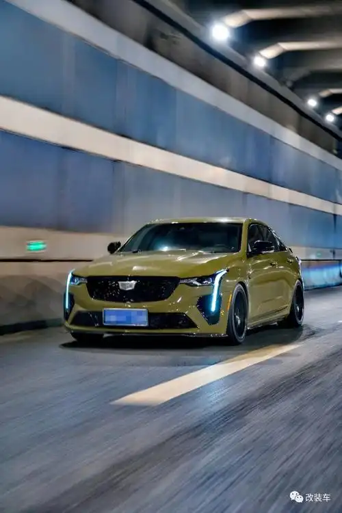 竞技走街范的凯迪拉克ct4,颜值跟性能我都有